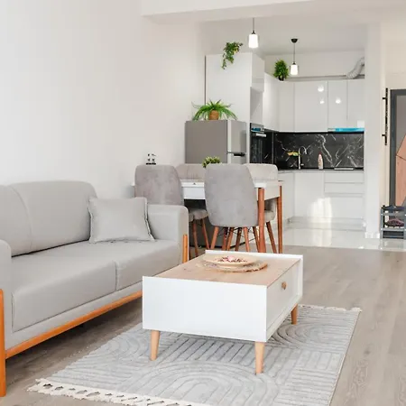 Jones Apartment *